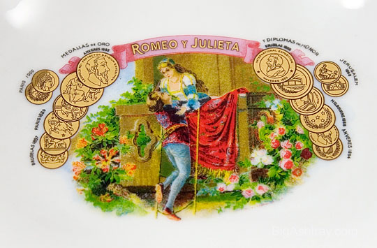 Classic Romeo and Julieta Porcelain Cigar Ashtray - Image 3