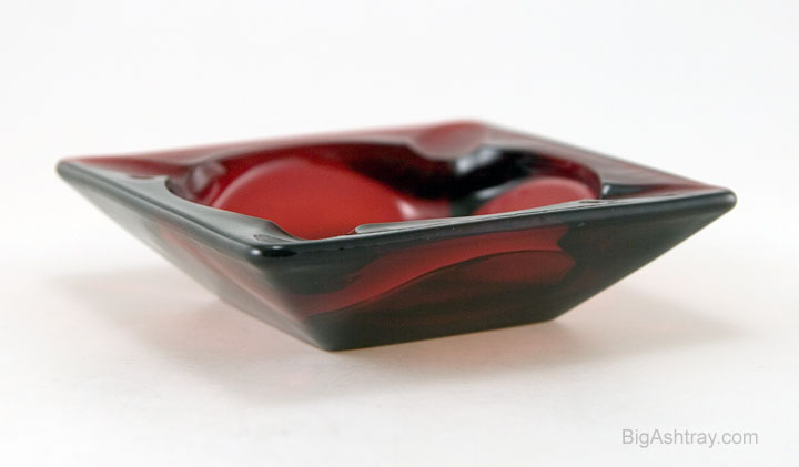 Classic Royal Ruby Glass Vintage Ashtray Set of 2 - Image 2