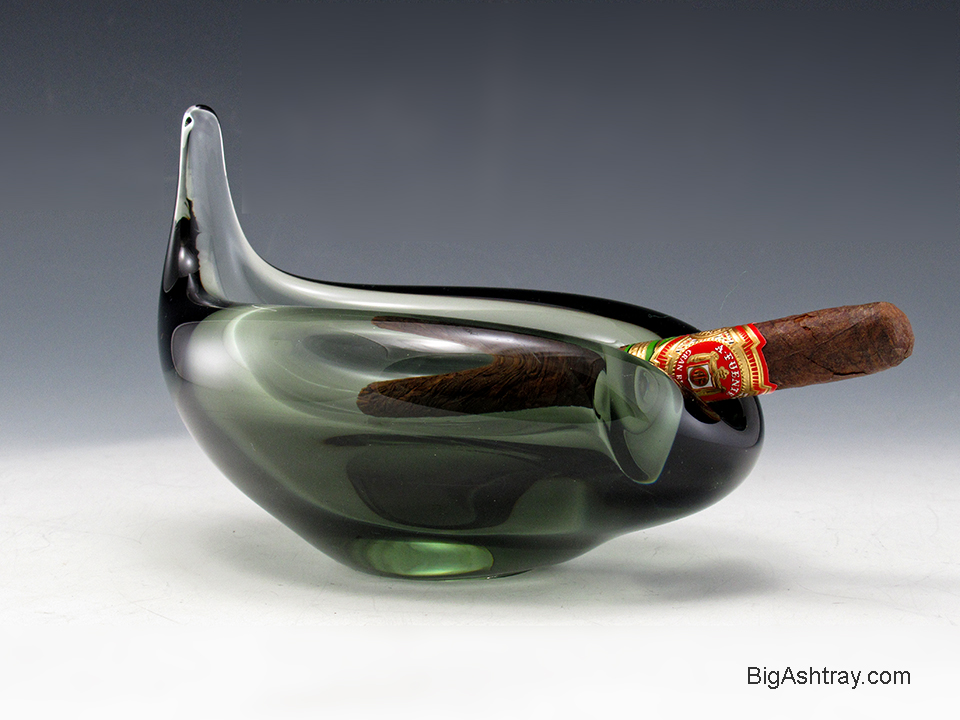 Cigar ashtray handblown in the 1950's to 1960's by Per Lutken for Holmegaard, Denmark. Signed.