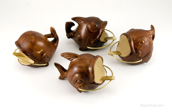 Dated 1960s Set of Individual Fish Ashtrays - Image 4