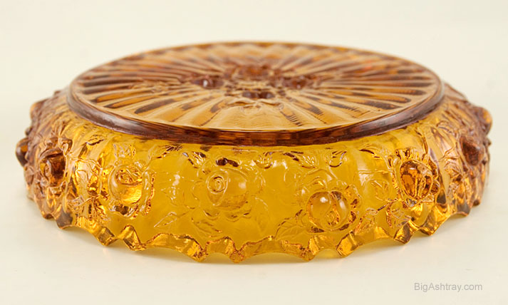 Fenton Art Glass Rose pattern ashtray from the 1960s - Image 3