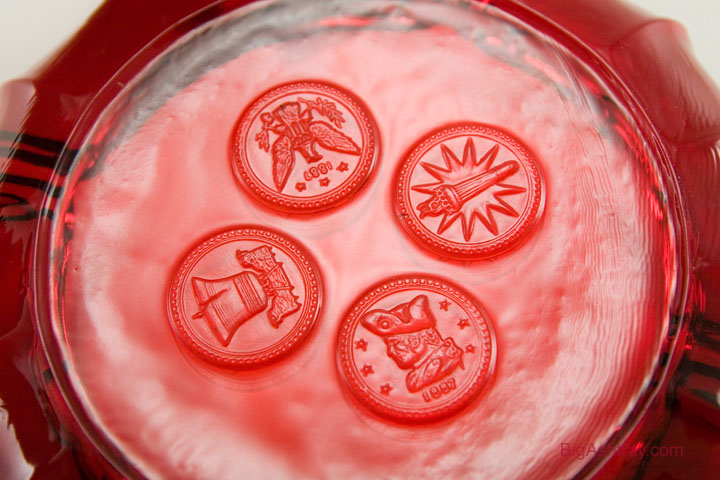 Fostoria Coin Glass Dual-Size Rest Ashtray in Ruby - Image 2