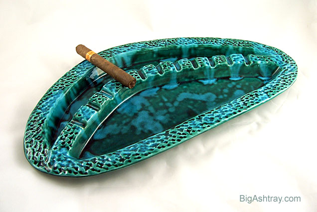 Giant Turquoise Retro Mod Pottery Ashtray - Image 2