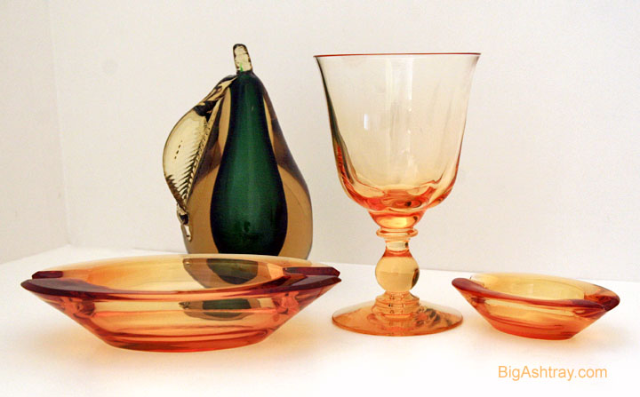 Golden Banana Art Glass Ashtray Set - Image 3
