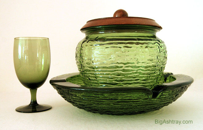 Green Soreno Glass Tobacco Canister - Image 3