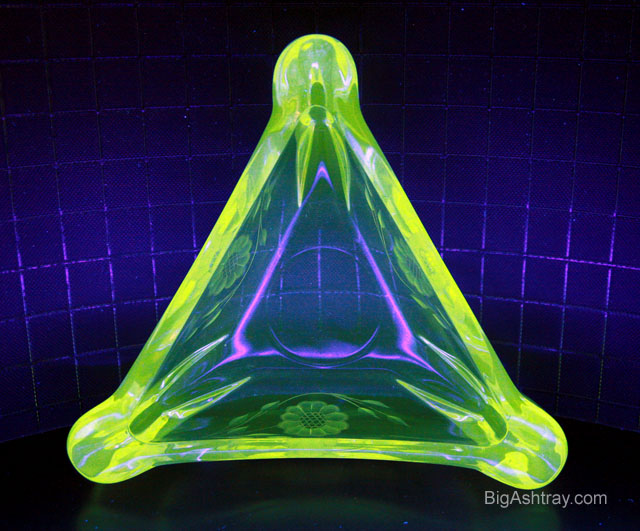 Huge Manganese Glass Cornflower Cigar Ashtray - Image 3