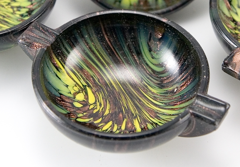 Set of 4 Mid-Century Italian Glass Ashtrays - Image 4