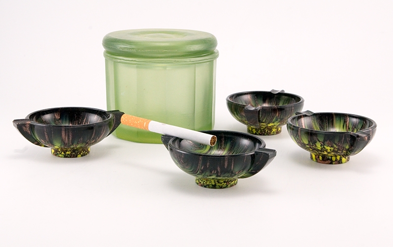 Set of 4 Mid-Century Italian Glass Ashtrays - Image 3