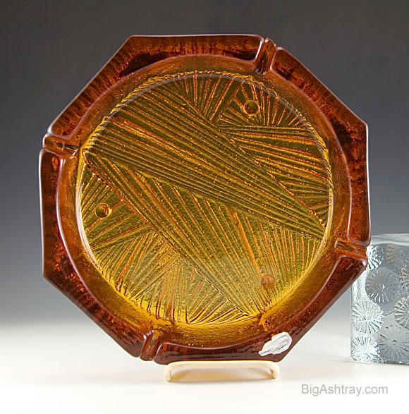 Retro Decor Stacking Ashtray Set by Viking Art Glass - Image 5