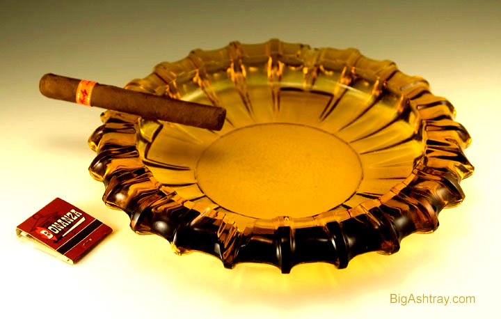 1940's Elegant Glass Ashtray Set by Fostoria - Image 8