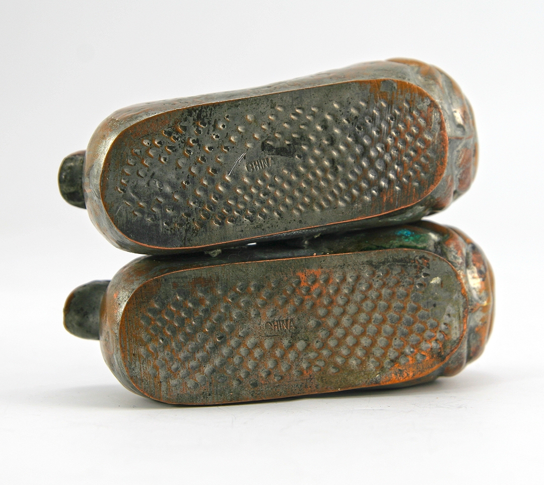 Vintage Chinese Slippers Bronzed Ashtray - Image 3