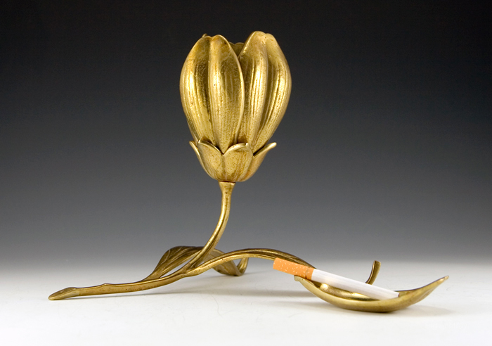 Metal Flower Ashtray with Removable Petals - Image 4