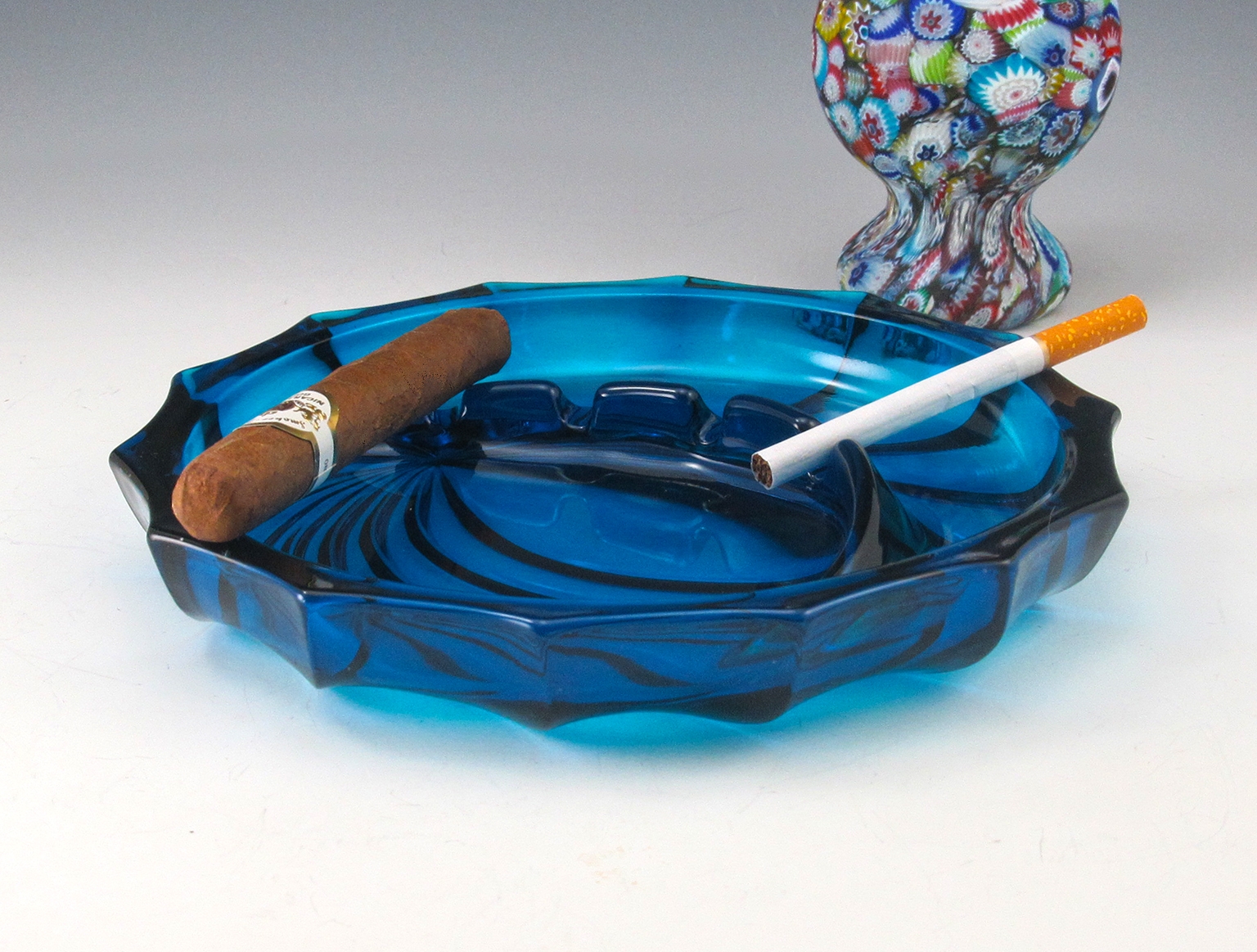 Retro Modern Art Glass Ashtray by Viking in Bluenique - Image 4