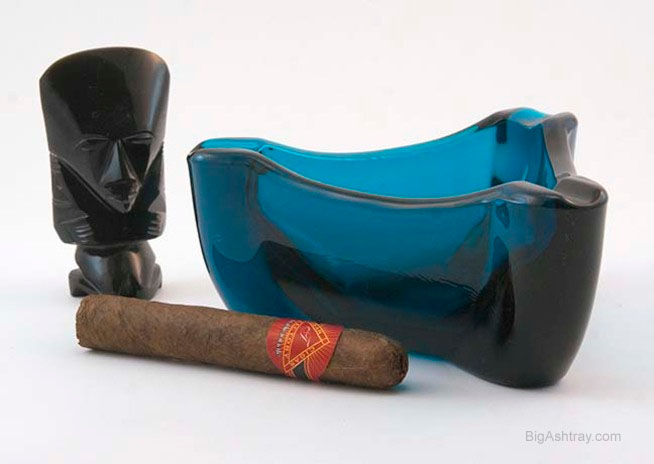 Mid-Century Modern Viking Art Glass Cigar Ashtray - Image 2