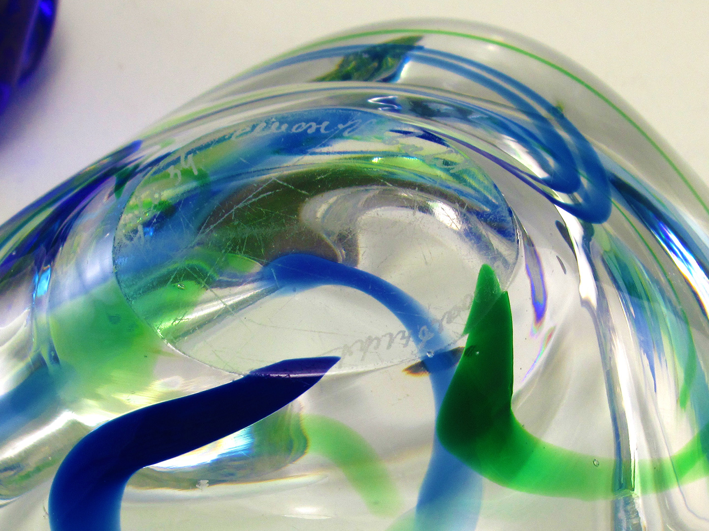 Art Glass Ashtray Signed & Numbered Ribbon Swirl Decor - Image 2