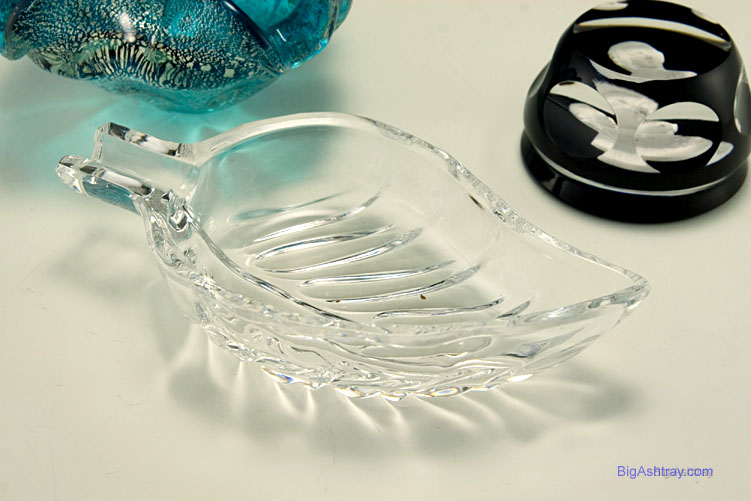 Modern Crystal Single Rest Cigar Leaf Ashtray - Image 4