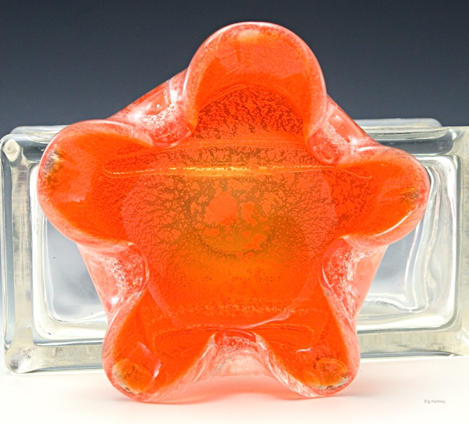 Retro Mod Japanese Murano Orange Sparkle Ashtray - Image 3