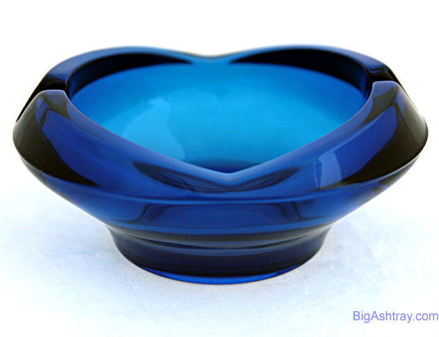 Patented Bluenique Viking Art Glass Tulip Ashtray