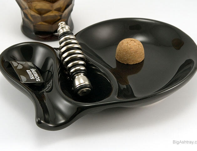 Pipe Ashtray Dual Rest and Tapper in Black Ceramic