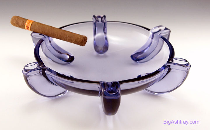 Rare Mid-Century Art Glass Pilot Cigar Ashtray - Image 2
