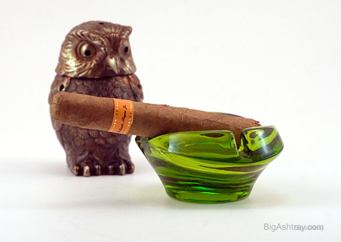 Retro Decor Stacking Ashtray Set by Viking Art Glass - Image 3