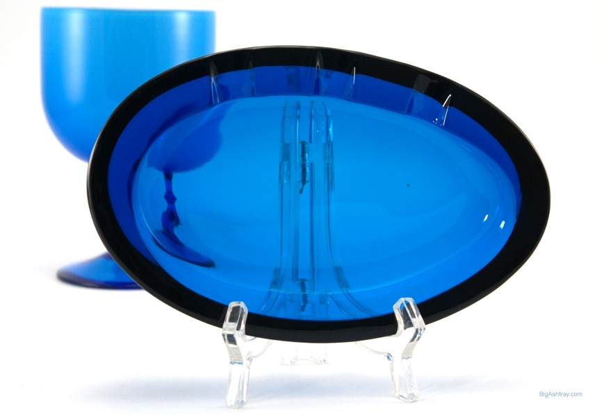 Ellipse Ashtray in Bluenique by Viking Art Glass 1960s - Image 4