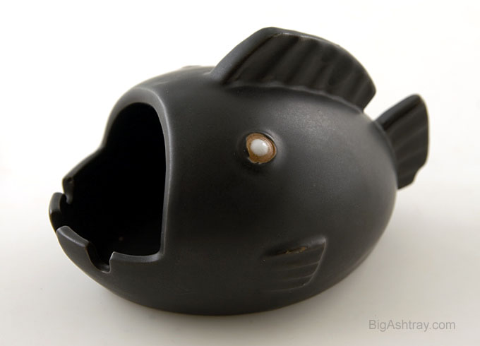 Retro Modern Fish Mouth Ash Receiver - Image 2