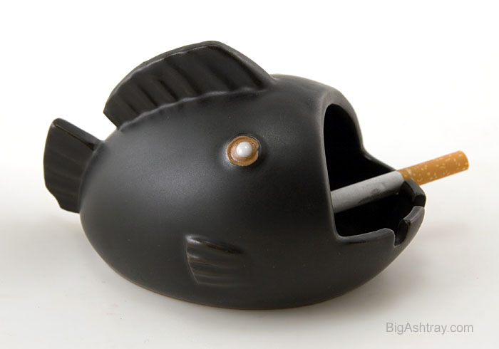 Retro Modern Fish Mouth Ash Receiver