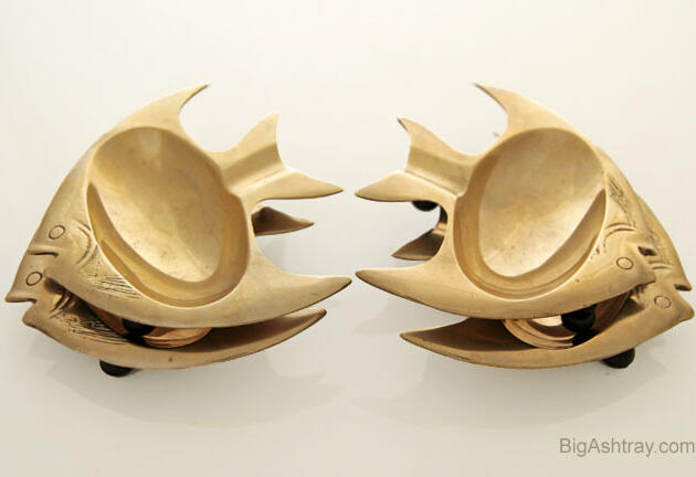 Retro Modern Tripod Fish Ashtray Set