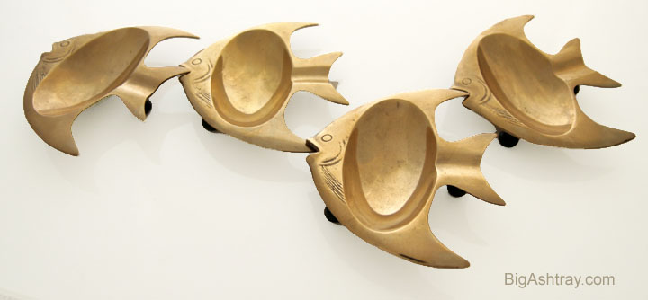 Retro Modern Tripod Fish Ashtray Set - Image 3
