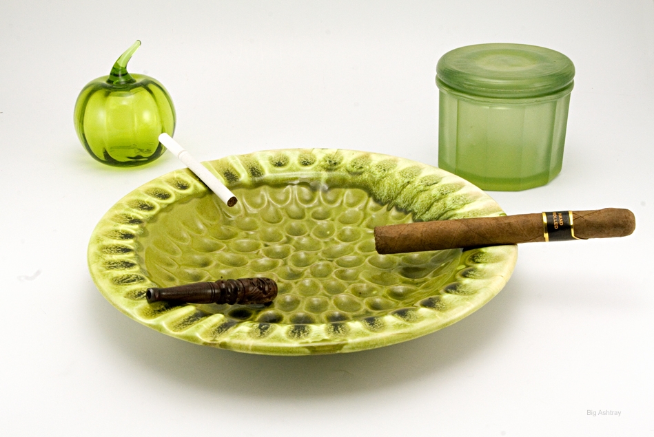 Retro Japanese Huge Party Ashtray with Snuffs