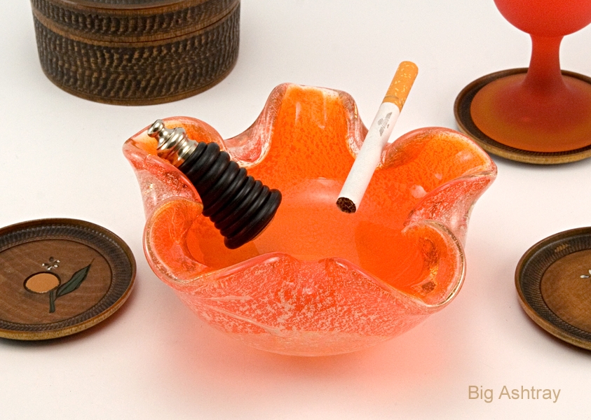 Retro Mod Japanese Murano Orange Sparkle Ashtray - Image 2