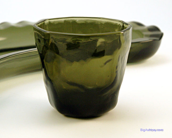 Immense Mid-Century Modern Kidney Bean Coffee Table Ashtray - Image 5