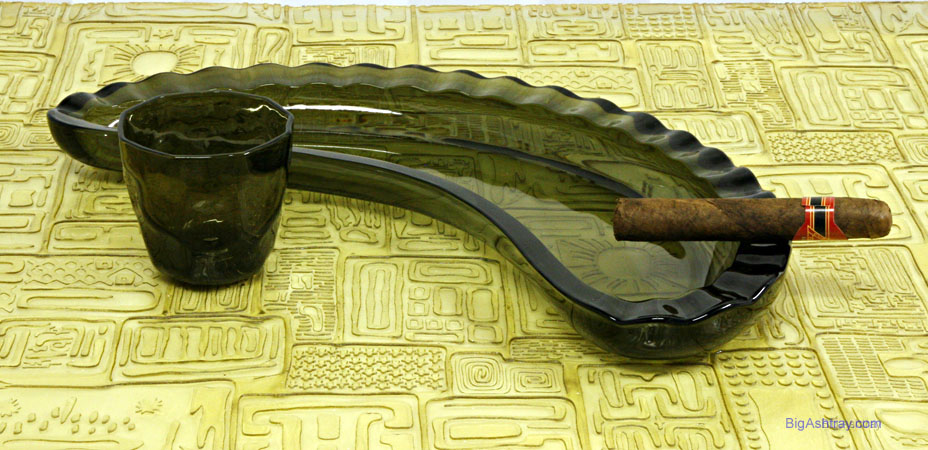 Immense Mid-Century Modern Kidney Bean Coffee Table Ashtray - Image 2