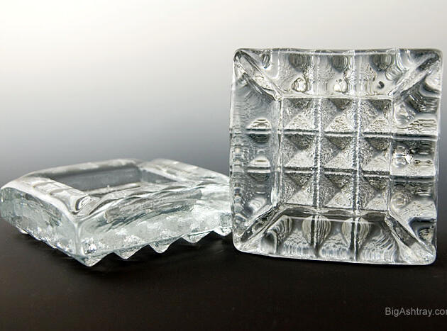 Set of Blenko Hand Made Glass Diamond Line Ashtrays