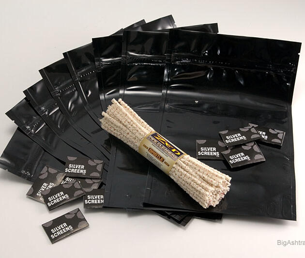 Pipe Smoking Essentials Zen Bristles and Stink Bags