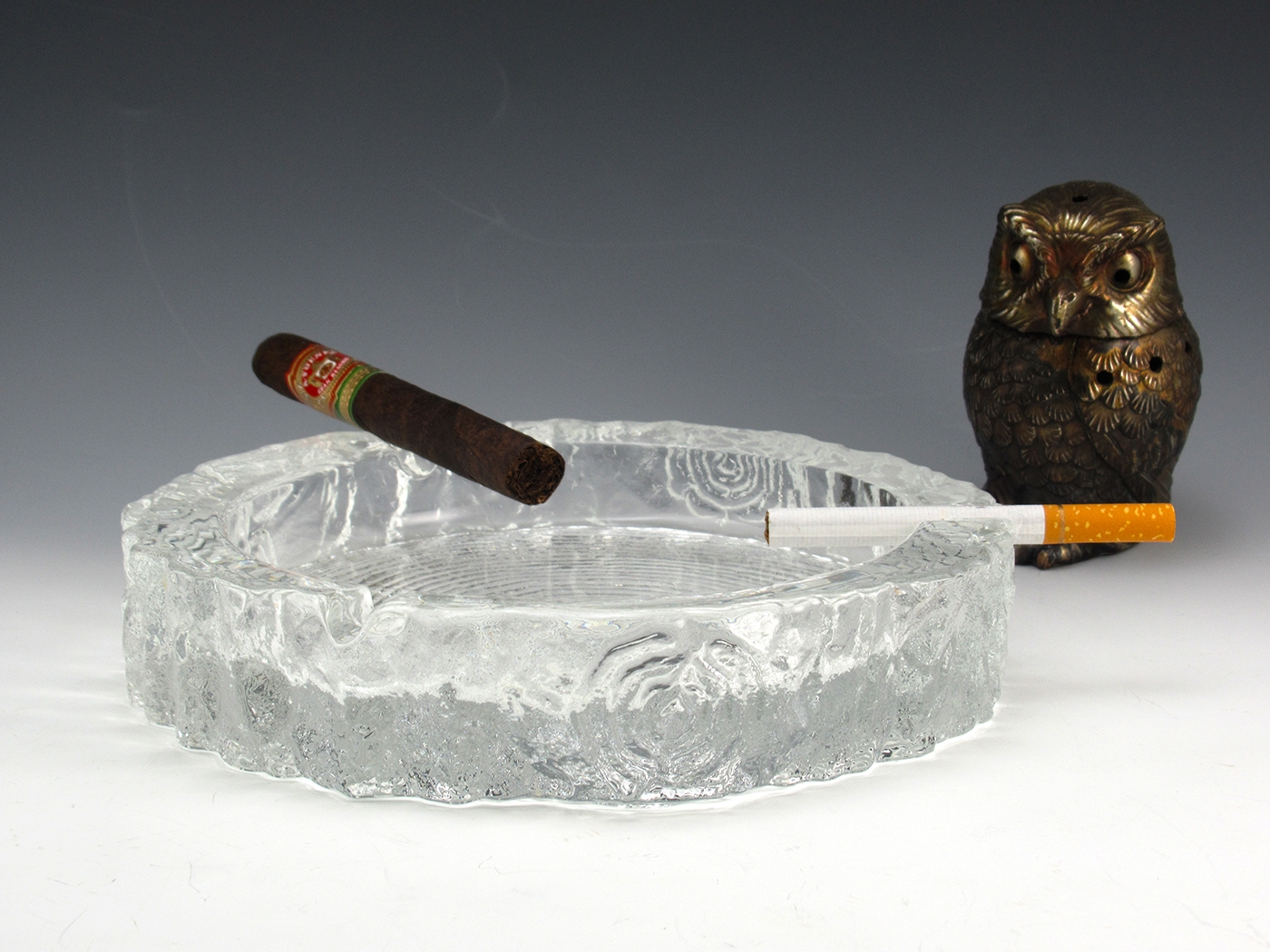 Large Glass Ashtray in Crystal Bark Glass Retro Modern