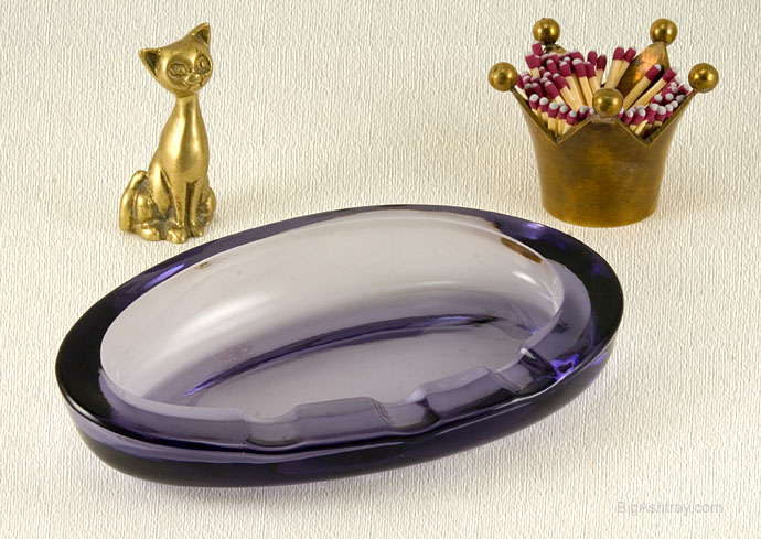 Thistle Ellipse Smoking Ashtray by Viking Art Glass 1960s - Image 3