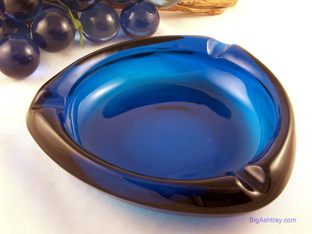 Tri-Corner Cigar Ashtray by Viking Art Glass USA - Image 2