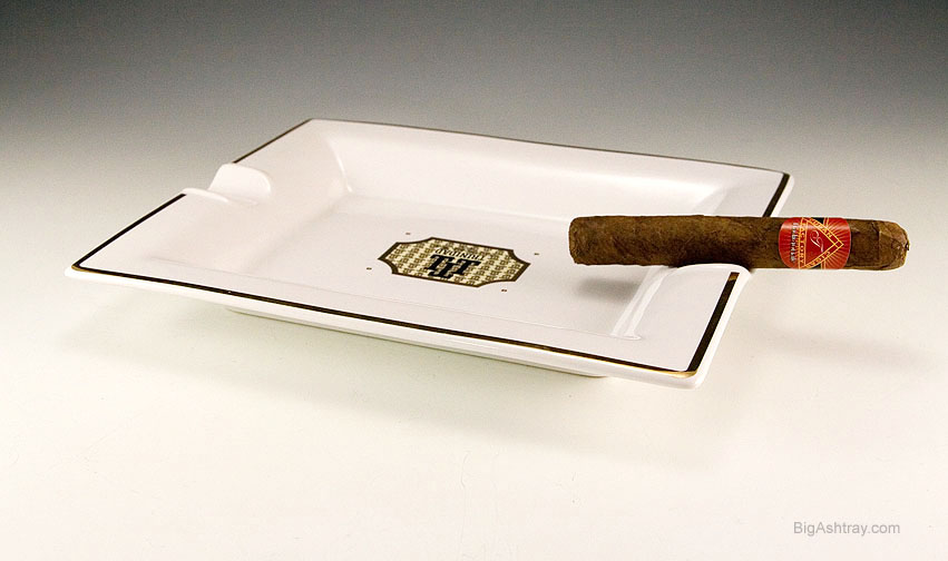 Trinidad Cuba Cigar Ashtray in Porcelain and Gold