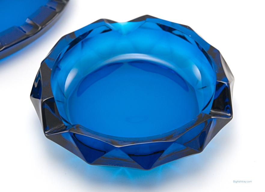 Vintage Bluenique Glass Diamond Cigar Ashtray - Image 2