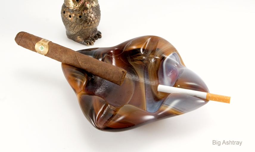 Vintage Slag Glass Cigar Ashtray in Fudge Swirl - Image 3