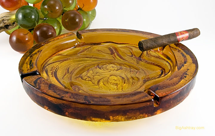 Vintage Glass Sun Face Seven Pound Patio Ashtray - Image 2