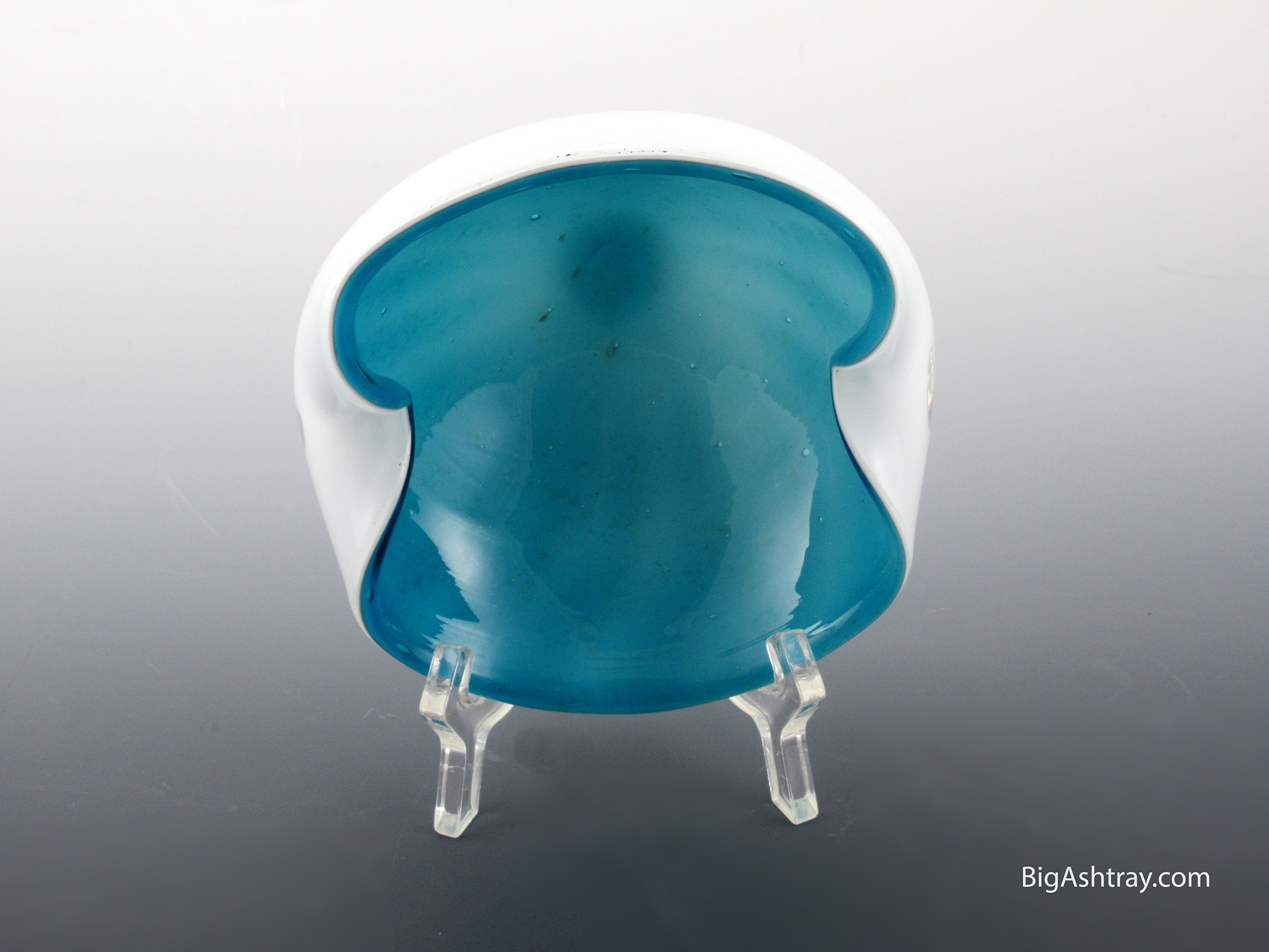 Vintage Murano Art Glass Ashtray Bowl in Blue and White - Image 3