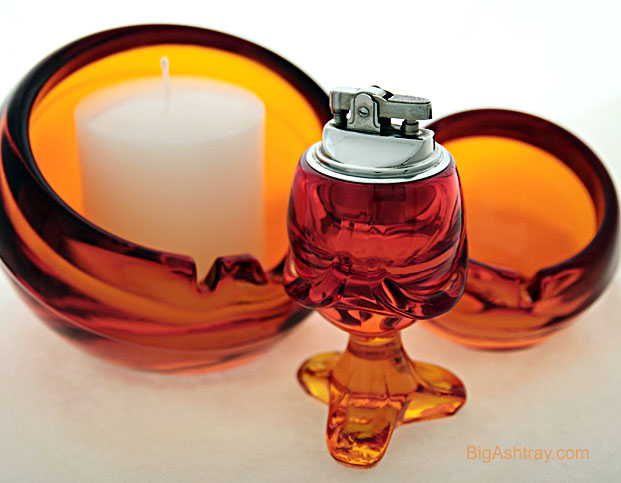 Vintage Persimmon Glass Viking Table Lighter - Image 3