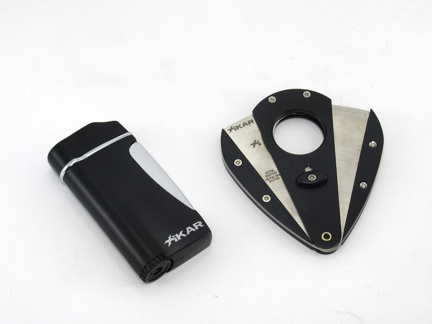 Cigar Smoker Gift Set by Xikar Cutter and Torch Lighter Black