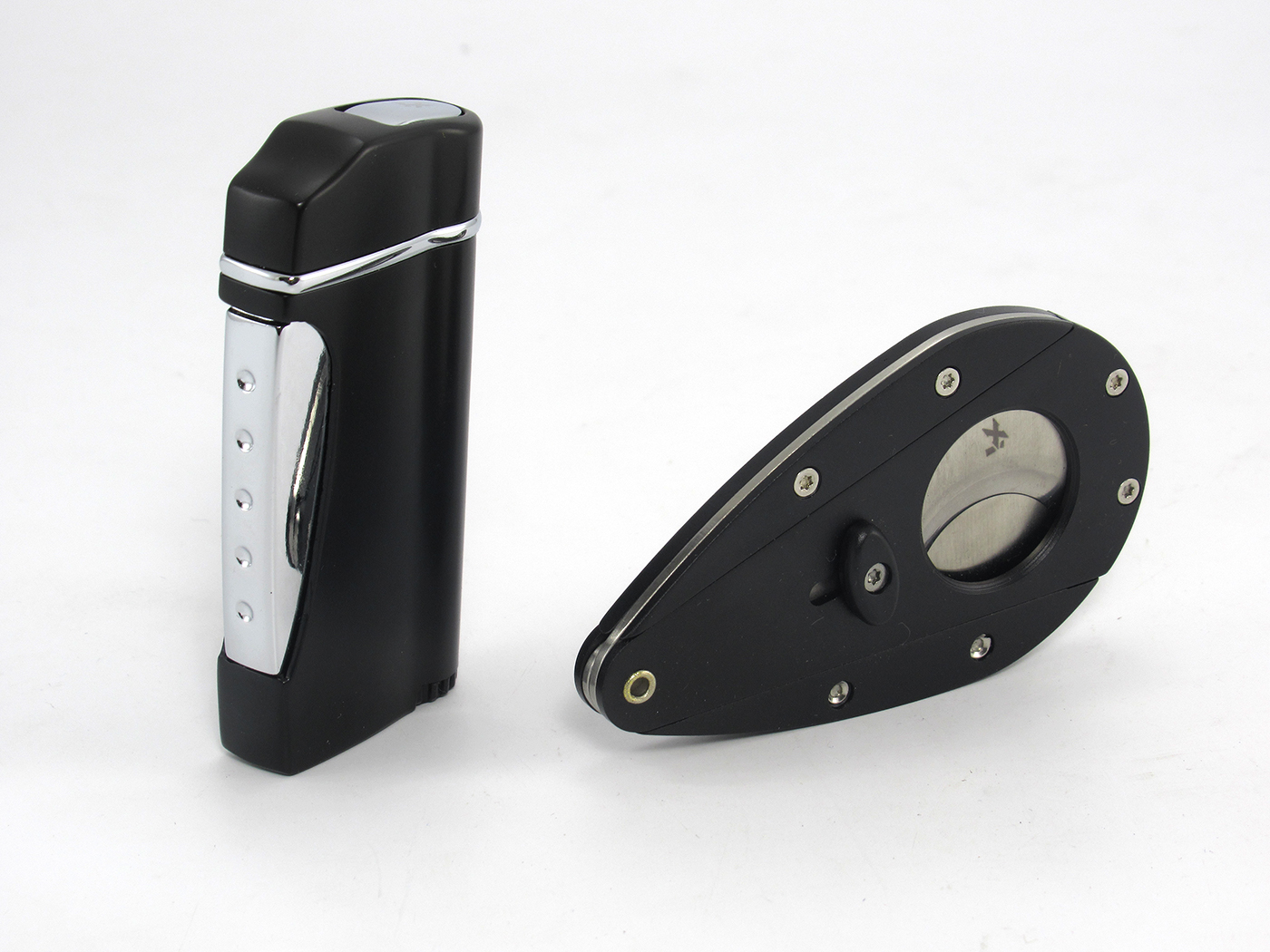 Cigar Smoker Gift Set by Xikar Cutter and Torch Lighter Black - Image 4