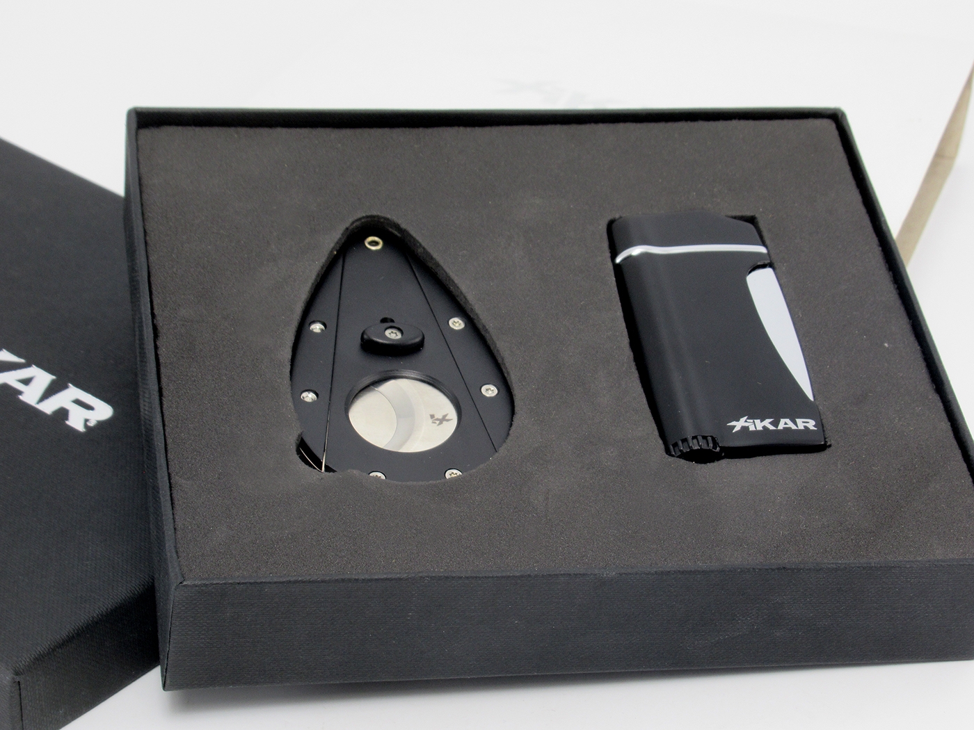 Cigar Smoker Gift Set by Xikar Cutter and Torch Lighter Black - Image 2