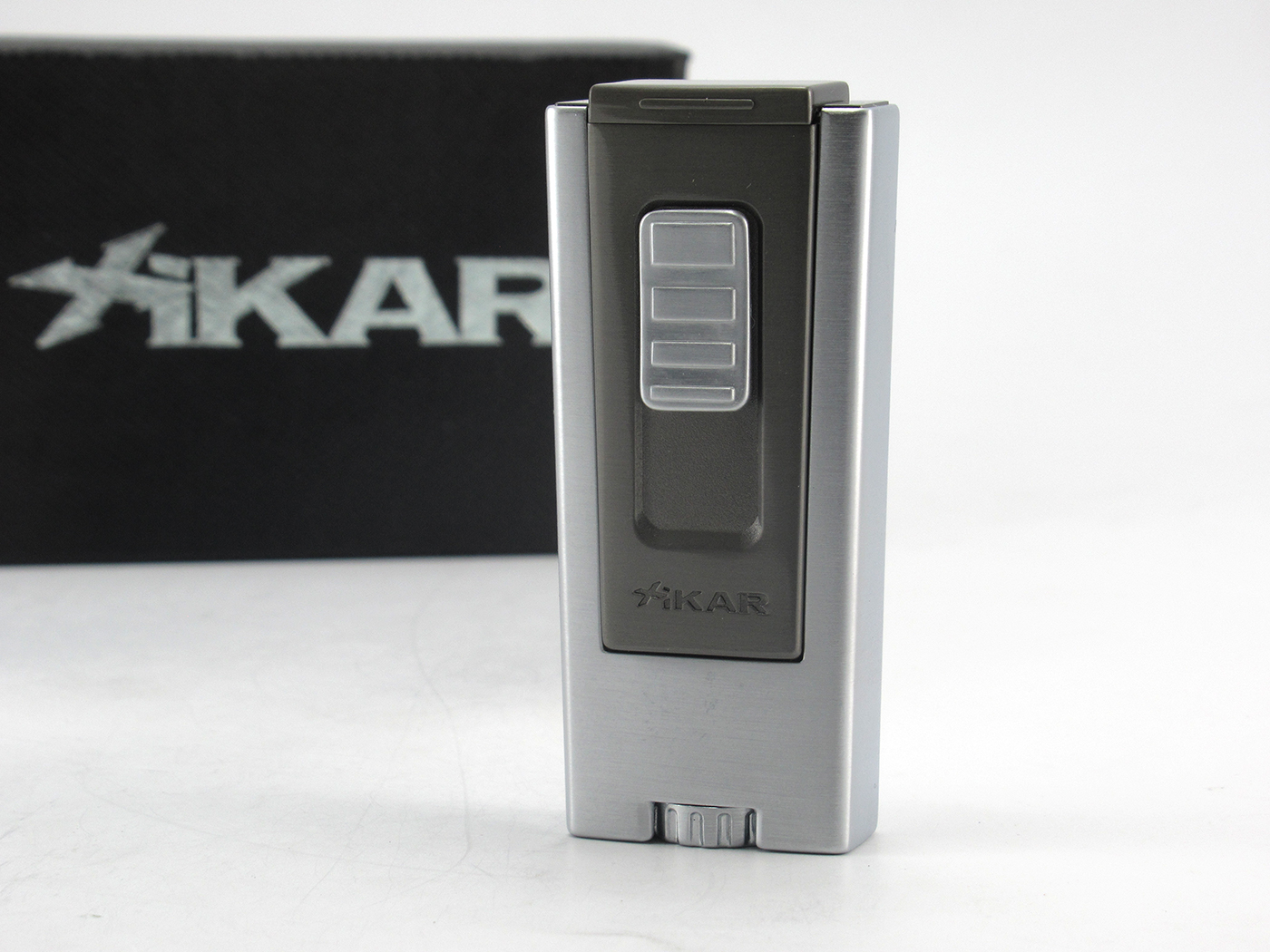Premium Cigar Lighter Xikar Triple Jet Flame in Gunmetal