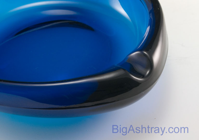 Tri-Corner Cigar Ashtray by Viking Art Glass USA - Image 5